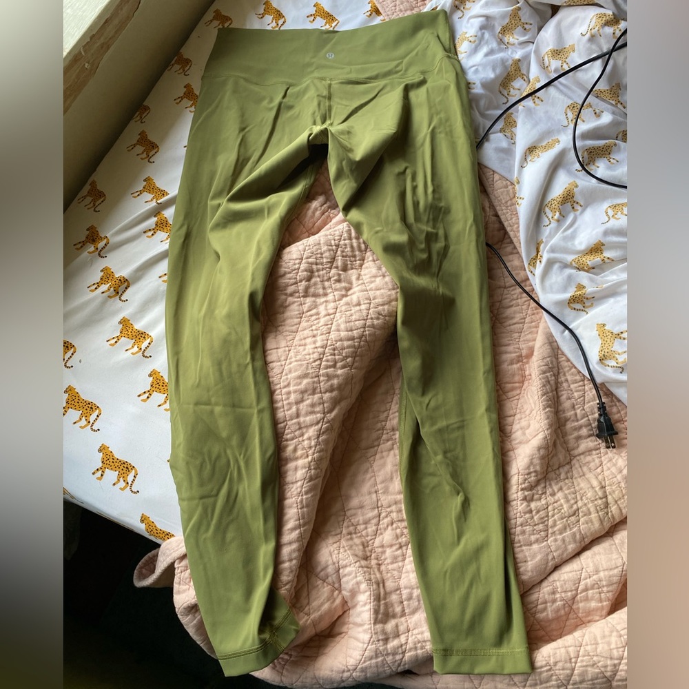 Lululemon Size 12 GREEN Activewear Leggings (Low Rise)